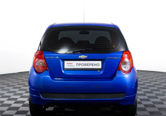 Подержанный автомобиль Chevrolet Aveo Hatchback 2010 года (6 фото)
