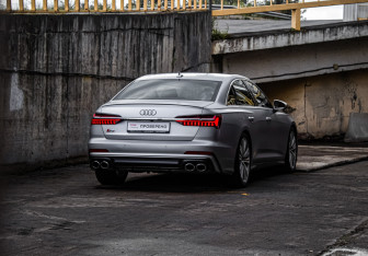 Подержанный автомобиль Audi S6 Sedan 2020 года (19 фото)