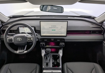 Новый Toyota RAV4 2025 (10 фото)