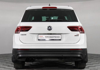 Подержанный автомобиль Volkswagen Tiguan 2017 года (6 фото)