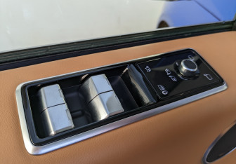 Подержанный автомобиль Land Rover Range Rover 2019 года (10 фото)