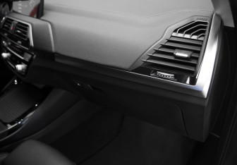 Подержанный автомобиль BMW X3 2017 года (30 фото)