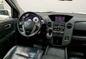 Подержанный автомобиль Honda Pilot 2012 года (17 фото)
