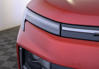 Подержанный автомобиль Москвич 3е 2023 года (11 фото)