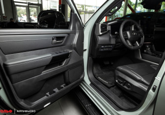 Новый Toyota Sequoia 2025 (6 фото)