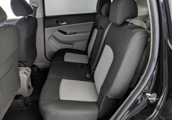 Подержанный автомобиль Chevrolet Orlando 2014 года (18 фото)