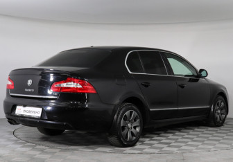 Подержанный автомобиль Skoda Superb Liftback 2013 года (4 фото)
