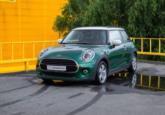 Подержанный автомобиль MINI Hatch 2021 года (1 фото)