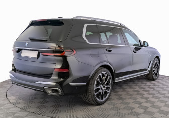 Новый BMW X7 2025 (2 фото)