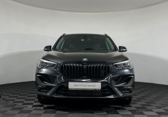 Подержанный автомобиль BMW X1 2020 года (3 фото)