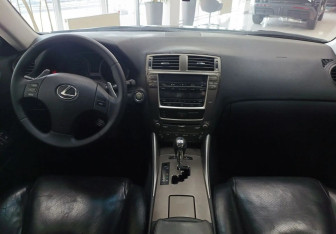 Подержанный автомобиль Lexus IS Sedan 2007 года (10 фото)