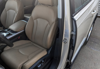 Подержанный автомобиль Audi Q7 2021 года (20 фото)