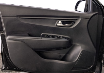 Подержанный автомобиль Kia Rio Sedan 2020 года (19 фото)