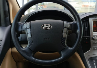 Подержанный автомобиль Hyundai Grand Starex 2009 года (11 фото)