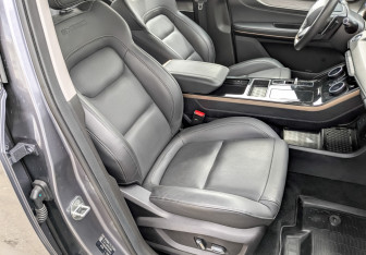 Подержанный автомобиль Exeed LX 2023 года (23 фото)
