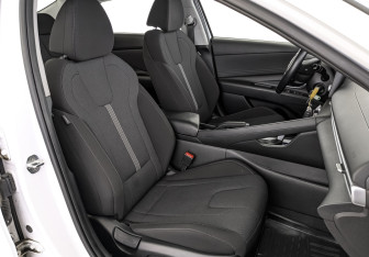 Подержанный автомобиль Hyundai Elantra Sedan 2021 года (24 фото)