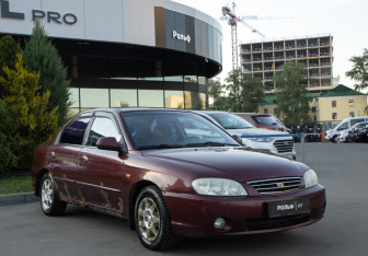 Подержанный автомобиль Kia Spectra Sedan 2006 года (2 фото)