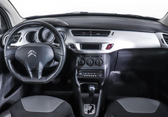 Подержанный автомобиль Citroen C3 Hatchback 2012 года (12 фото)
