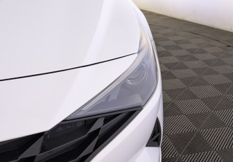 Подержанный автомобиль Hyundai Elantra Sedan 2021 года (11 фото)
