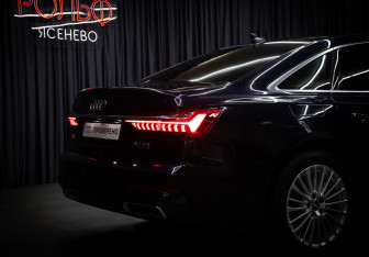 Подержанный автомобиль Audi A6 Sedan 2020 года (26 фото)
