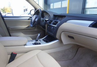 Подержанный автомобиль BMW X3 2013 года (11 фото)