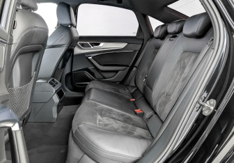 Подержанный автомобиль Audi A6 Sedan 2018 года (12 фото)