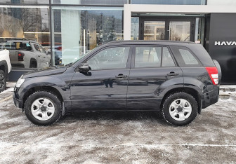 Подержанный автомобиль Suzuki Grand Vitara 2011 года (8 фото)