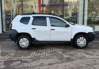 Подержанный автомобиль Renault Duster 2018 года (4 фото)