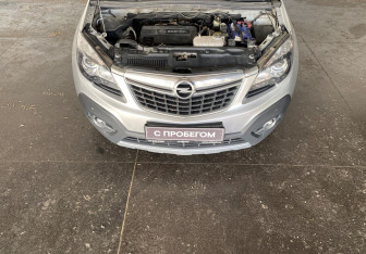 Подержанный автомобиль Opel Mokka 2015 года (16 фото)