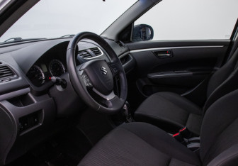 Подержанный автомобиль Suzuki Swift Hatchback 2011 года (9 фото)