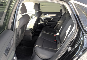 Подержанный автомобиль Audi A6 Sedan 2020 года (12 фото)