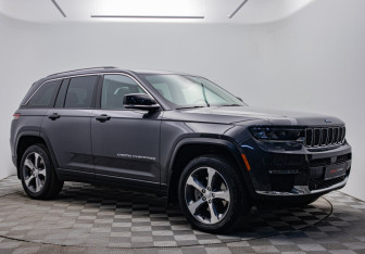 Подержанный автомобиль Jeep Grand Cherokee 2022 года (7 фото)