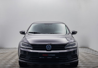 Подержанный автомобиль Volkswagen Jetta Sedan 2015 года (8 фото)