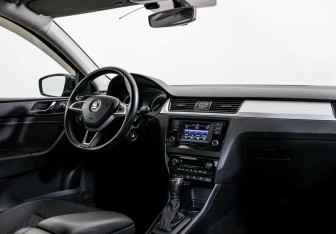 Подержанный автомобиль Skoda Rapid Liftback 2016 года (5 фото)