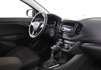 Подержанный автомобиль LADA (ВАЗ) Vesta Sedan 2021 года (7 фото)