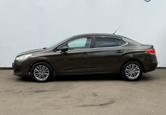 Подержанный автомобиль Citroen C4 Sedan 2013 года (8 фото)