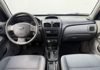 Подержанный автомобиль Nissan Almera Classic 2011 года (12 фото)