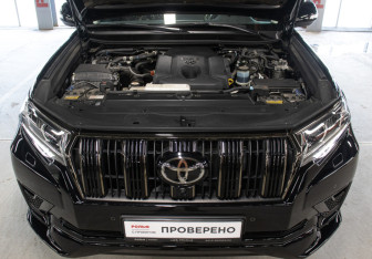 Подержанный автомобиль Toyota Land Cruiser Prado 2023 года (9 фото)