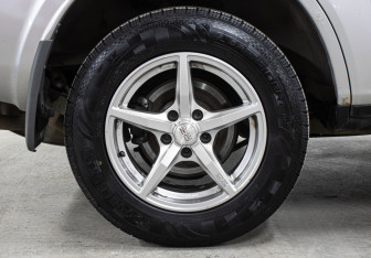 Подержанный автомобиль Nissan X-Trail 2005 года (21 фото)