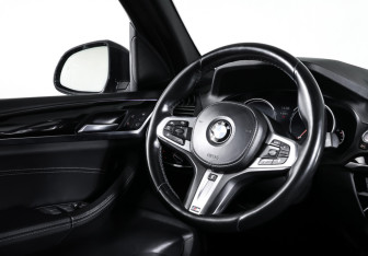 Подержанный автомобиль BMW X3 2018 года (13 фото)