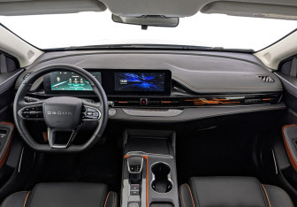 Подержанный автомобиль Omoda S5 GT 2024 года (14 фото)