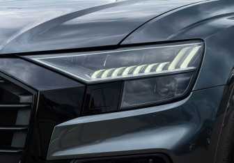 Подержанный автомобиль Audi Q8 2023 года (27 фото)