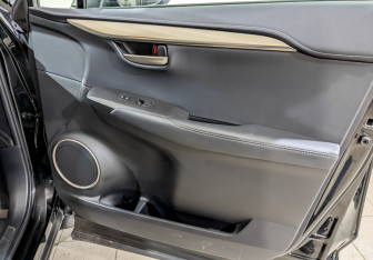 Подержанный автомобиль Lexus NX 2015 года (24 фото)