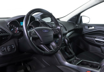 Подержанный автомобиль Ford Kuga 2018 года (11 фото)