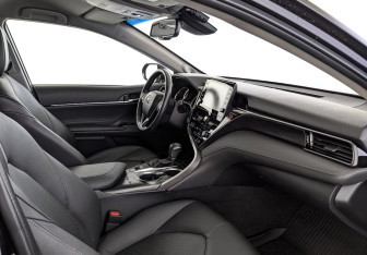 Подержанный автомобиль Toyota Camry Sedan 2022 года (13 фото)