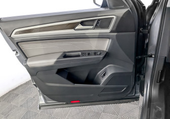 Подержанный автомобиль Volkswagen Teramont 2021 года (24 фото)