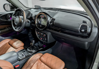 Подержанный автомобиль MINI Clubman Wagon 2022 года (11 фото)