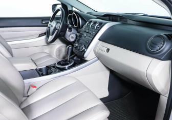 Подержанный автомобиль Mazda CX-7 2011 года (11 фото)