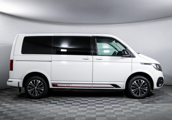 Подержанный автомобиль Volkswagen Transporter Minivan 2021 года (4 фото)