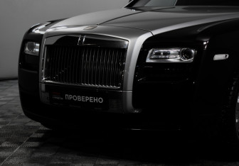 Подержанный автомобиль Rolls-Royce Ghost 2013 года (11 фото)